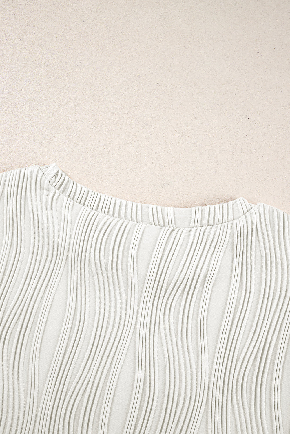 White Wavy Textured Solid Color Drop Shoulder Pullover Top